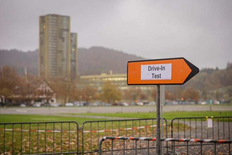 Die zweite Welle im Drive-In Testcenter in Luzern